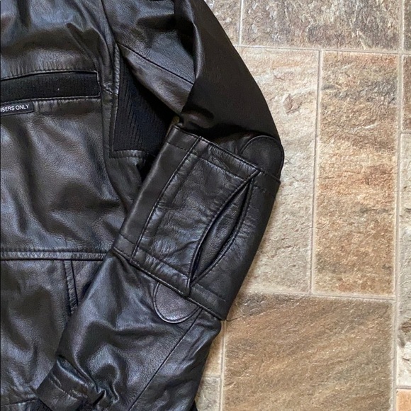Leather jacket - Picture 3 of 6